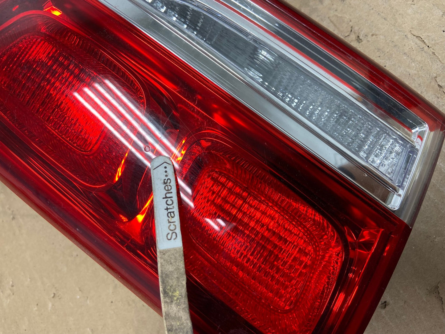 2016 2017 2018 Kia Sorento Left Driver LH Inner Tail Light AE9333 LK3