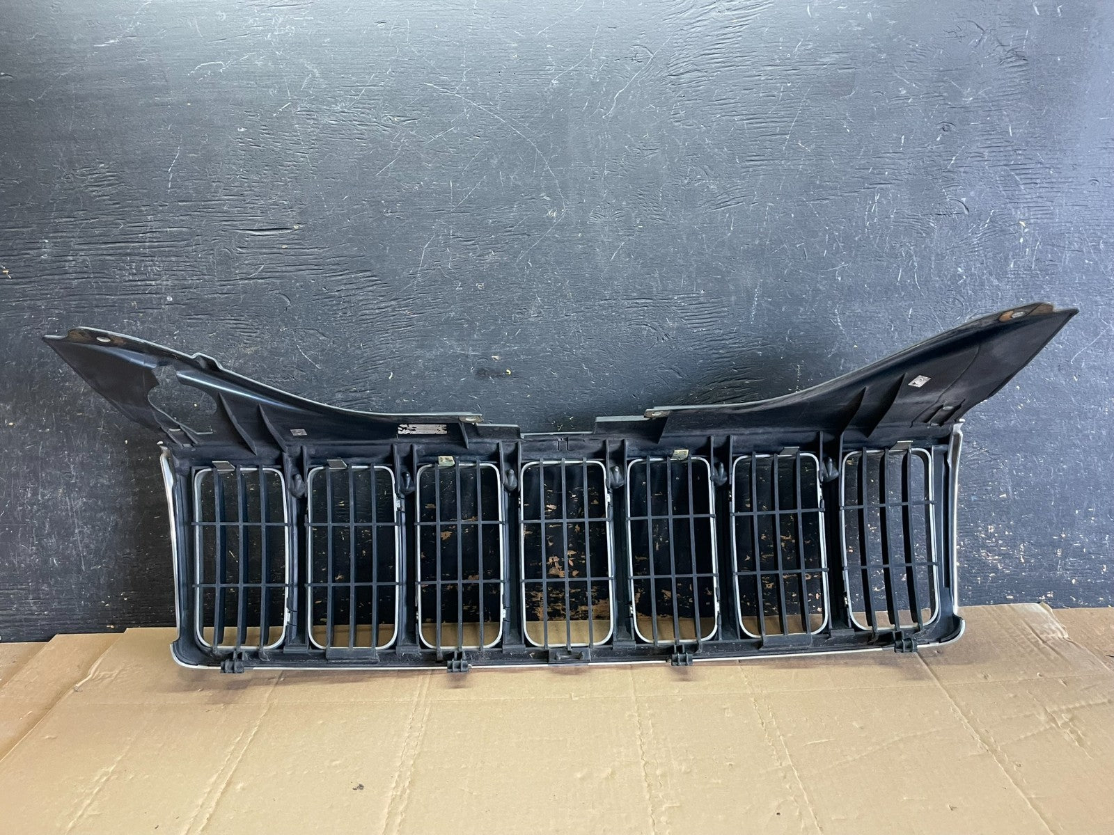 2005 2006 2007 Jeep Grand Cherokee Front Upper Grill Grille OEM aa8818 DG5
