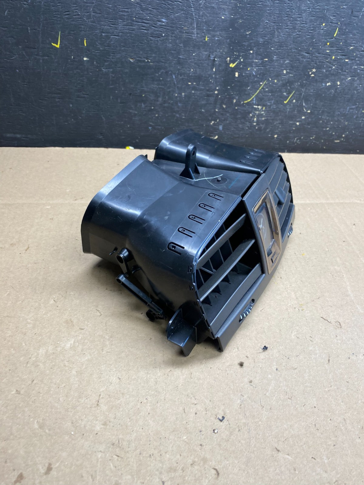 2007 to 2009 Cadillac SRX Front Center Dash Clock Air Vent t9271 DG1