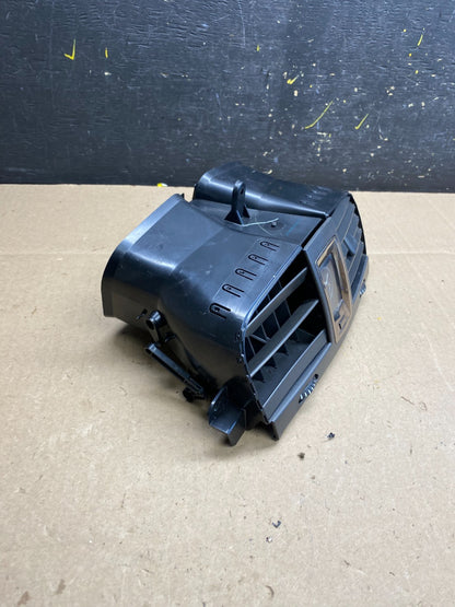 2007 to 2009 Cadillac SRX Front Center Dash Clock Air Vent t9271 DG1