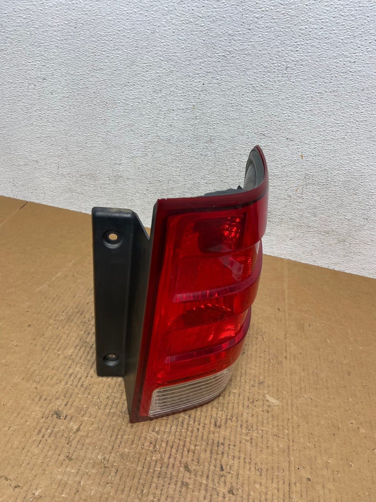 2003 2004 2005 2006 Ford Expedition Right Passenger Rh Tail light AE02752