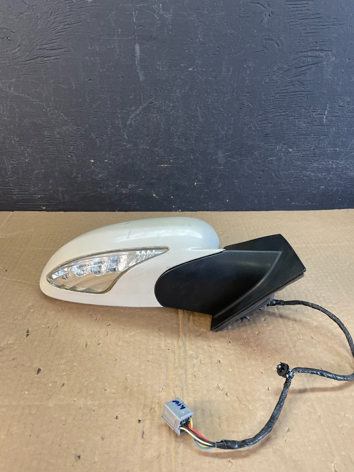 2008 to 2012 Buick Enclave Right Passenger Side View Door Mirror AC9848 DW4