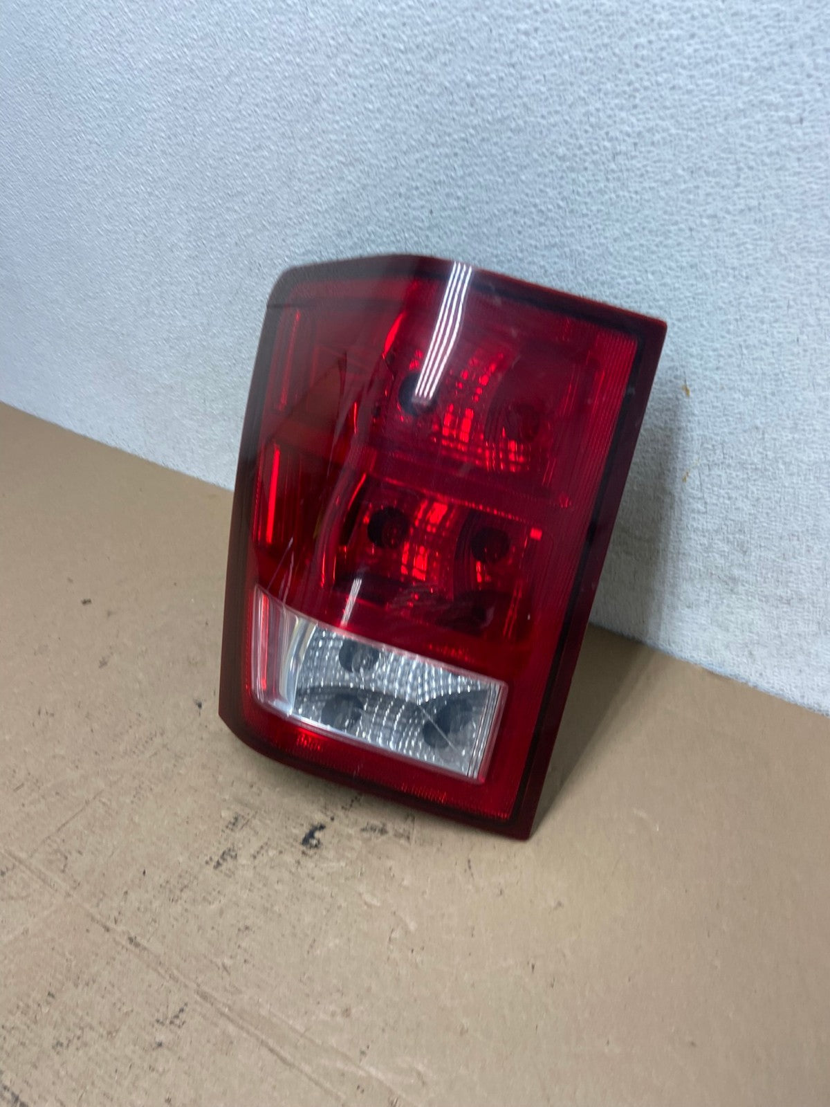 2005 to 2006 Jeep Grand Cherokee Left Driver Side Lh Tail Light AF4541 LK1
