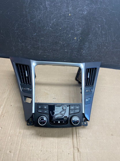 2011 - 2014 Hyundai Sonata Center Radio Climate Control Air Vent Bezel AD7114 DG0