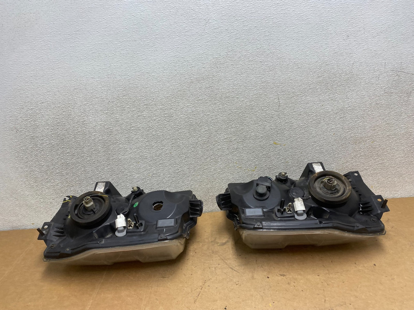 2008-2014 Ford Econoline E150 E250 E350 Left+Right Headlights X4927 DW11
