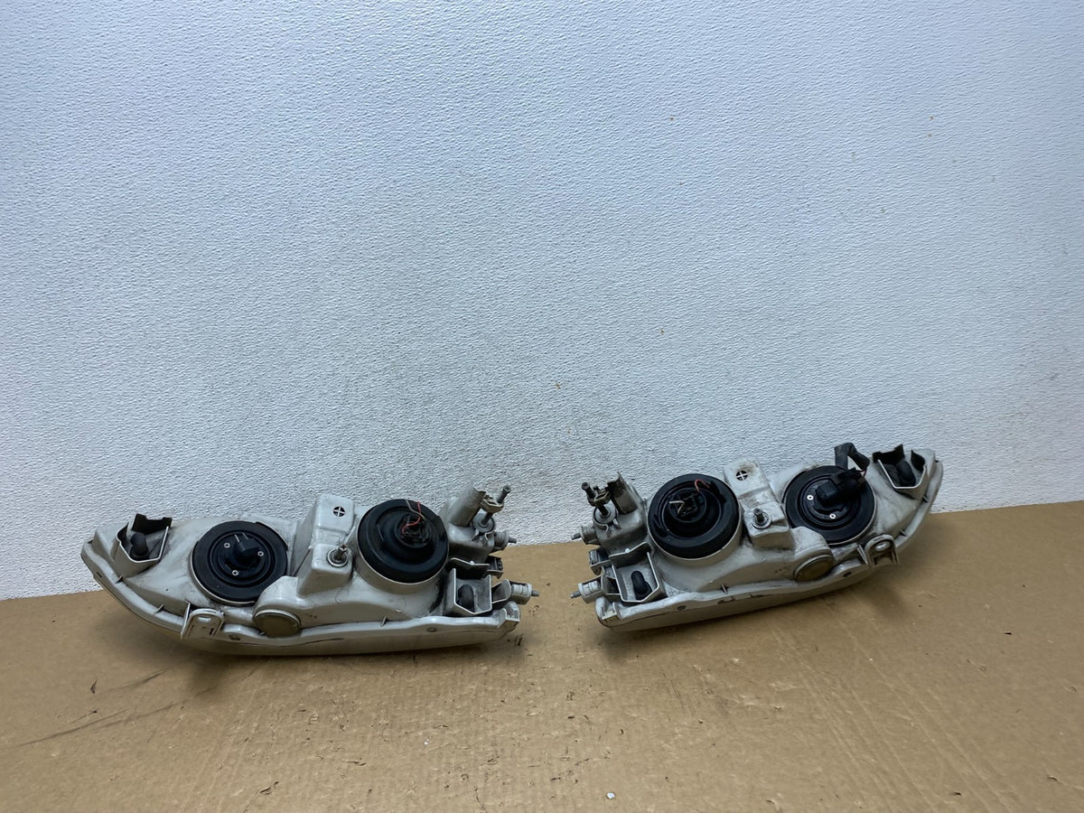 1997-2001 Lexus Es300 Left+Right Headlights Halogen AG1110 DW8