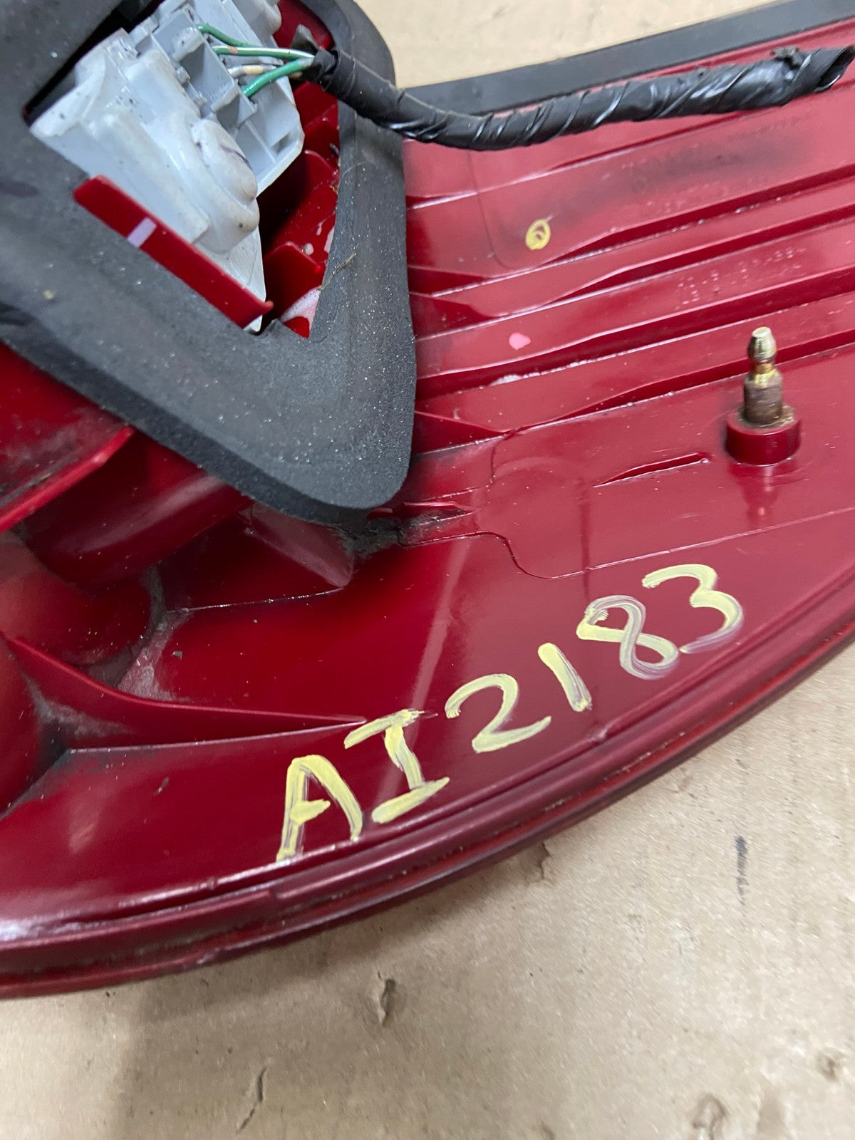 2004 to 2005 Toyota Sienna Left Driver LH Side Tail Light AI2183 LK6
