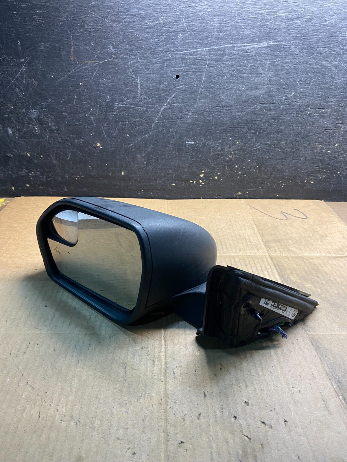 2020 to 2023 Ford Explorer Left Driver LH Side View Door Mirror OEM Y3908 DG8