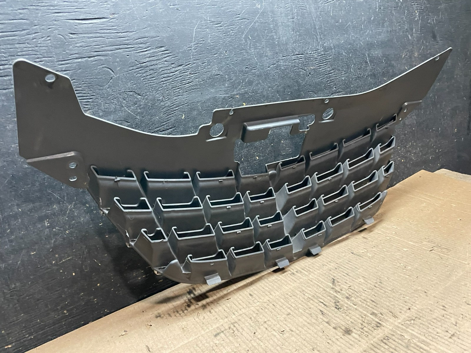 2007 to 2010 Chrysler Sebring Front Upper Grille Grill 0YW36TRMAC OEM x9822 DG4