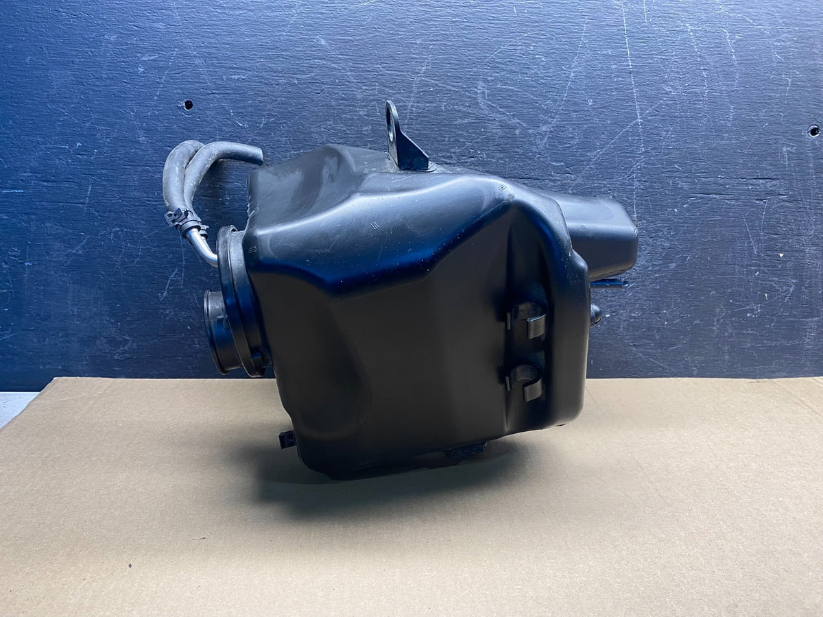 2015 to 2017 Mercedes-Benz S AMG W222 Windshield Washer Reservoir AH17740