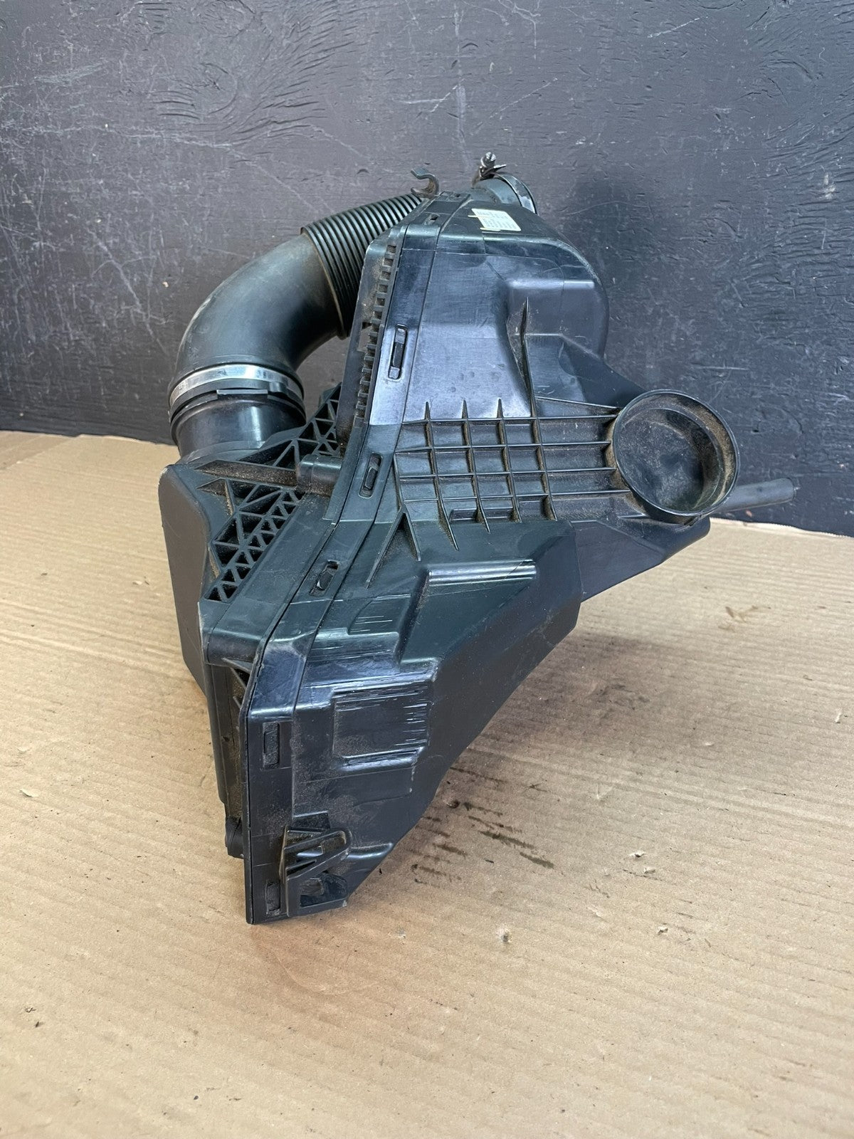 2009 to 2012 Audi A4 Air Cleaner Intake Box AF3423 DG2