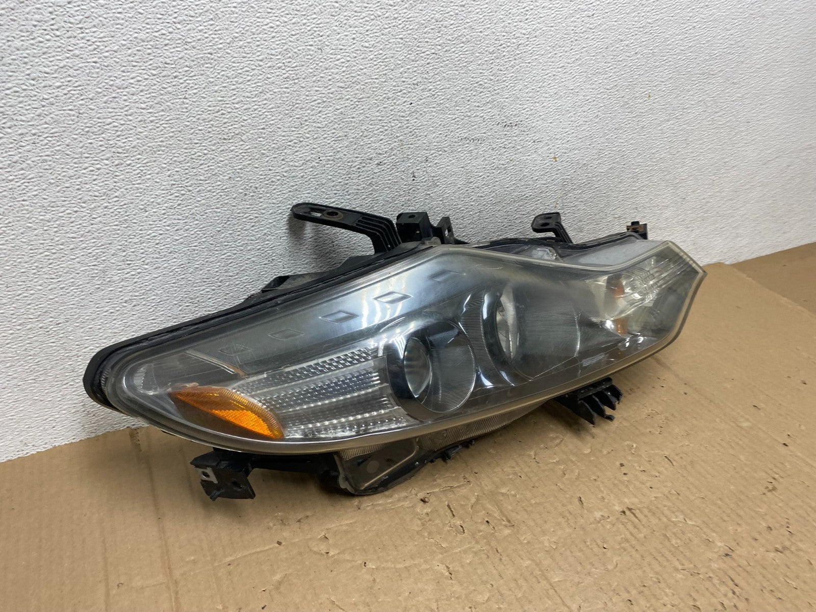 2011 to 2014 Nissan Murano Headlight Right Passenger Rh Halogen AE9032 DW2