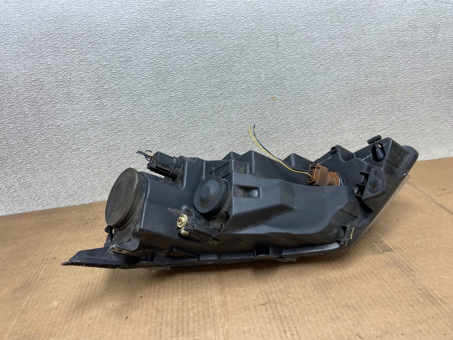 2010 2011 2012 Ford Fusion Right Passenger RH Headlight Halogen AA5338 DW7