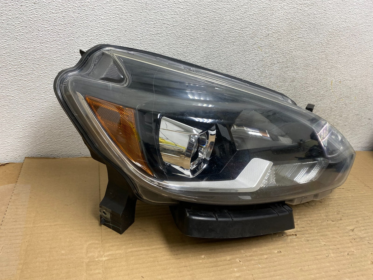 2016 - 2018 Nissan Sentra Front Right Passenger RH Xenon HID Headlight AH0576 DG1