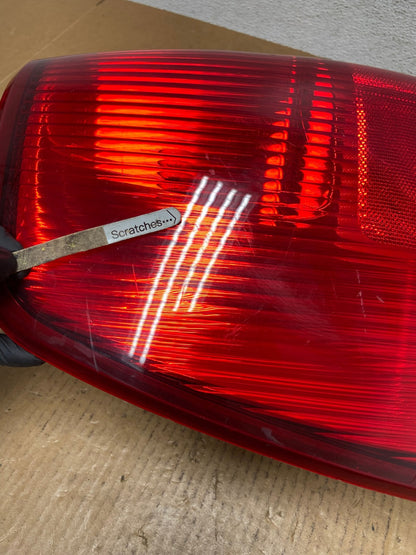 2003 to 2006 Lincoln Navigator Left Driver LH Side Tail Light AE0241 LK3