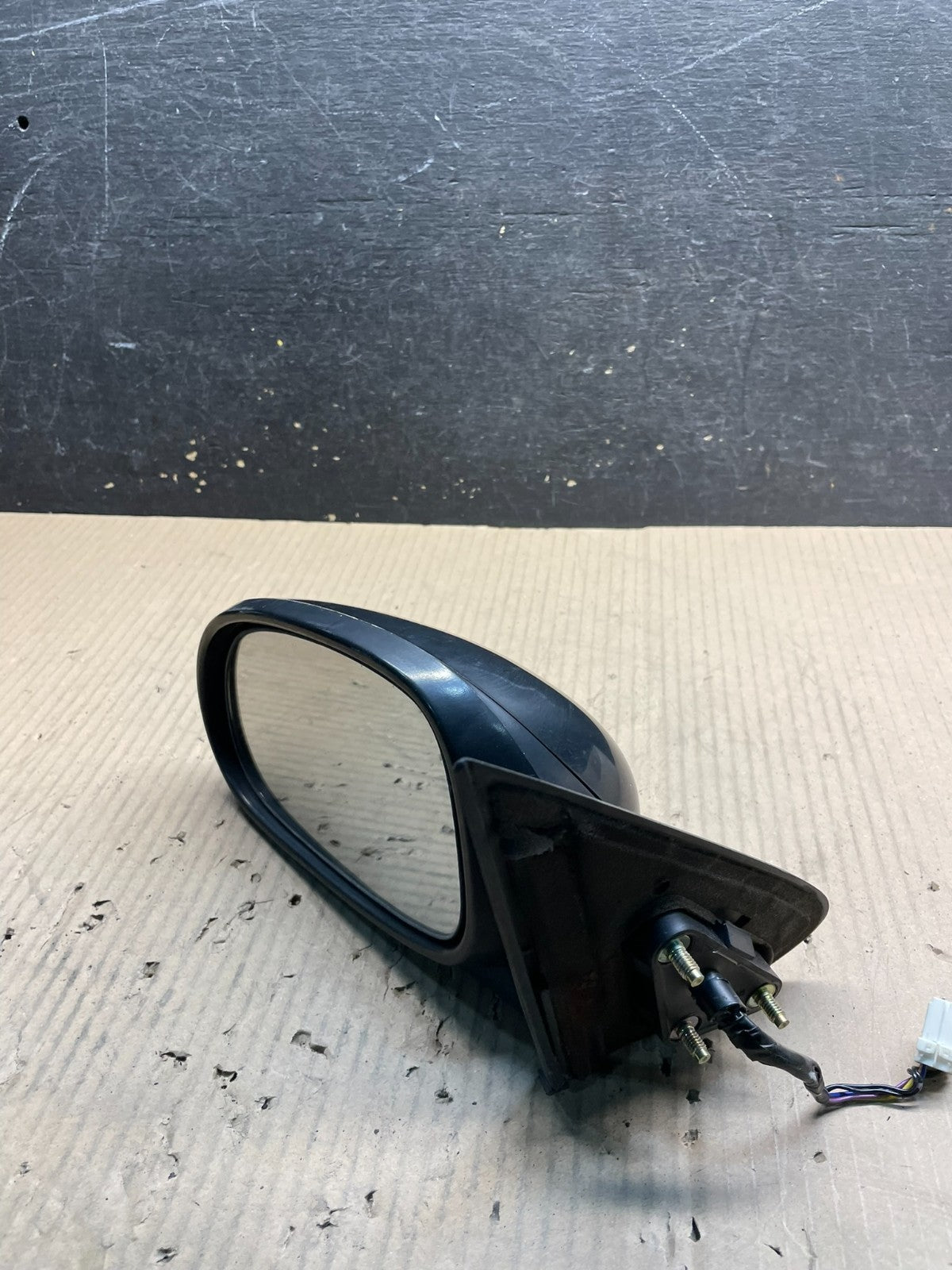 2000 to 2004 Infiniti i30 i35 Front Left Driver LH View Door Mirror OEM X0711 MS11