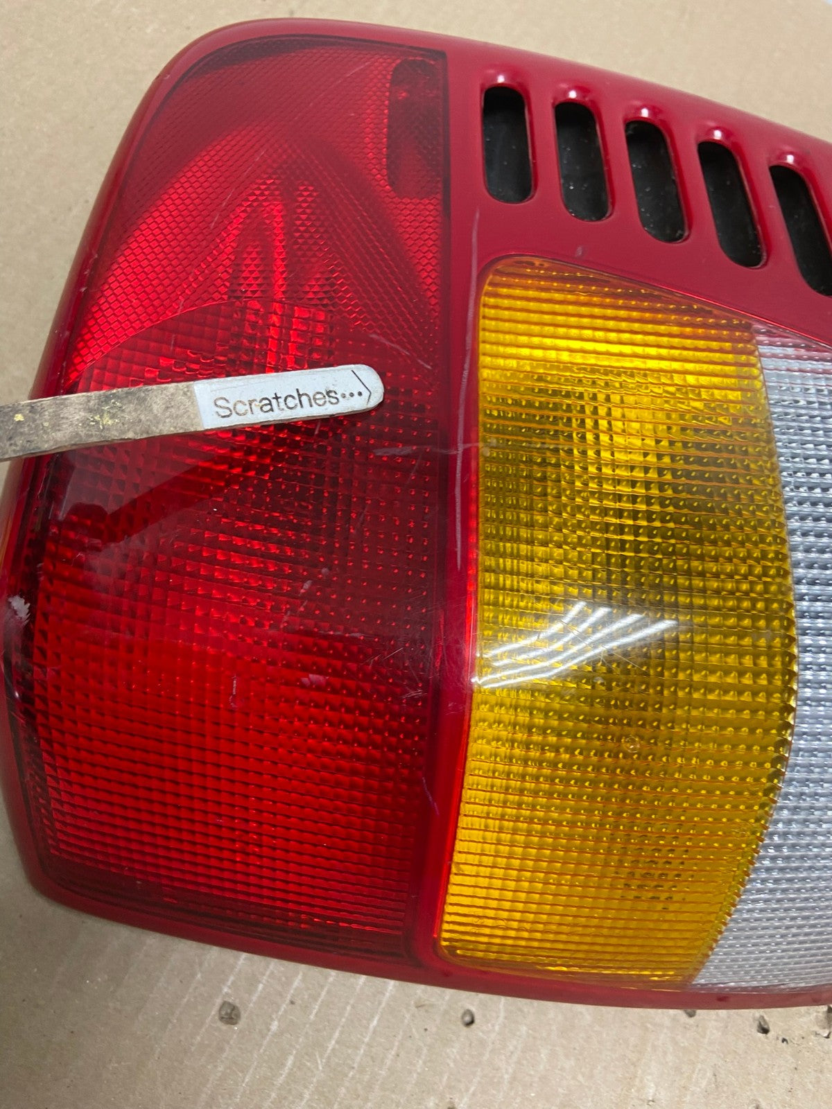 1999-2004 Jeep Grand Cherokee WJ Right Passenger Rh Tail Light AE9609 LK3