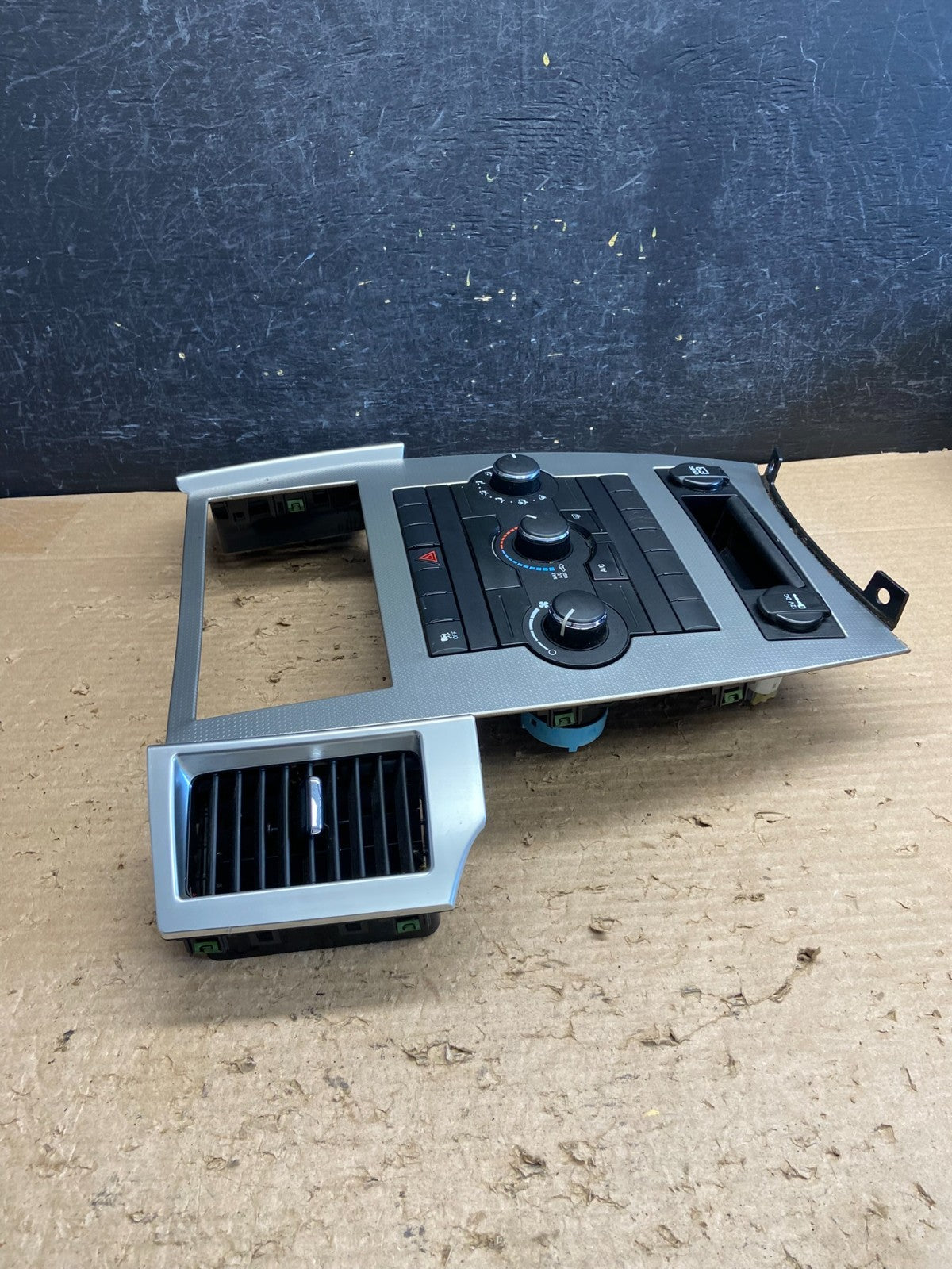 2008 to 2010 Jeep Grand Cherokee Center A/C Heater Climate Control AG8758 DG1