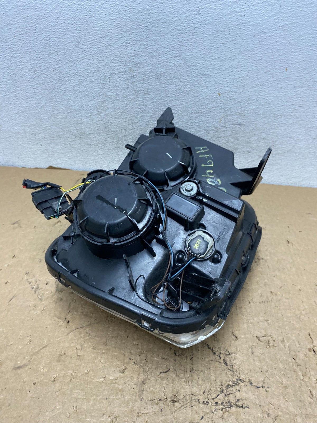 2010 to 2015 GMC Terrain Halogen Passenger Right Rh Side Headlight AF9480 DW7