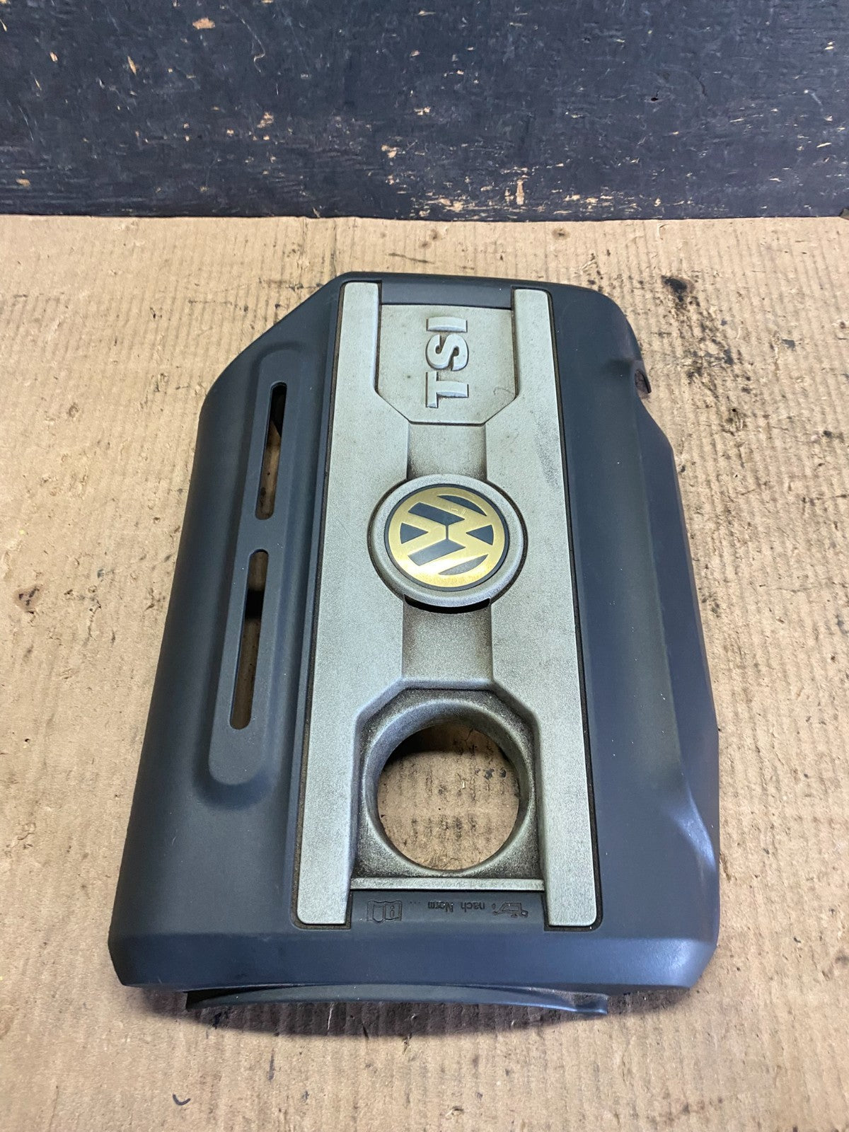 2005-2010 Volkswagen Mk5 2.0 TSI Passat Jetta Engine Cover Q0407 DG3