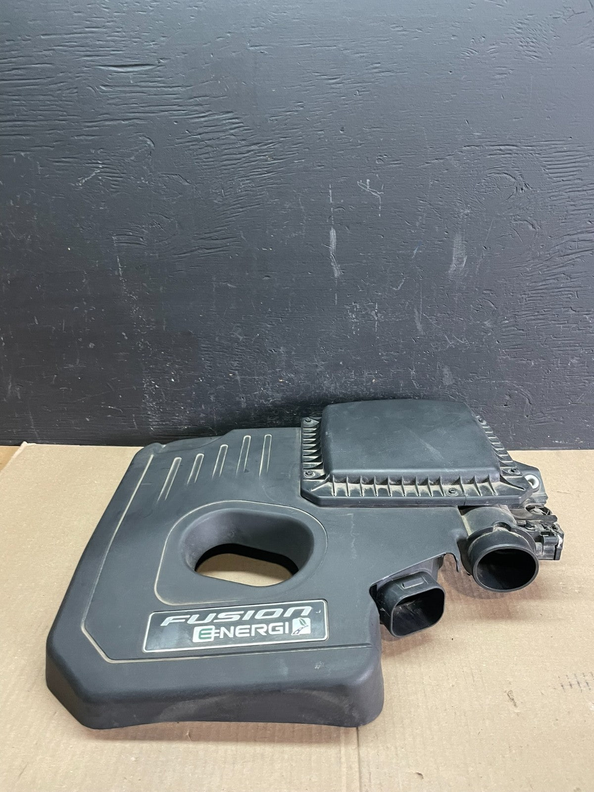 2013 to 2020 Ford Fusion Engine Motor Cover Shield  Black ab7831 DG3