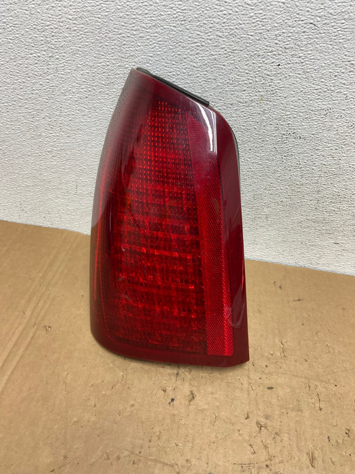 2000 to 2005 Cadillac Deville Left Driver Lh Side Tail Light AD3280 LK0