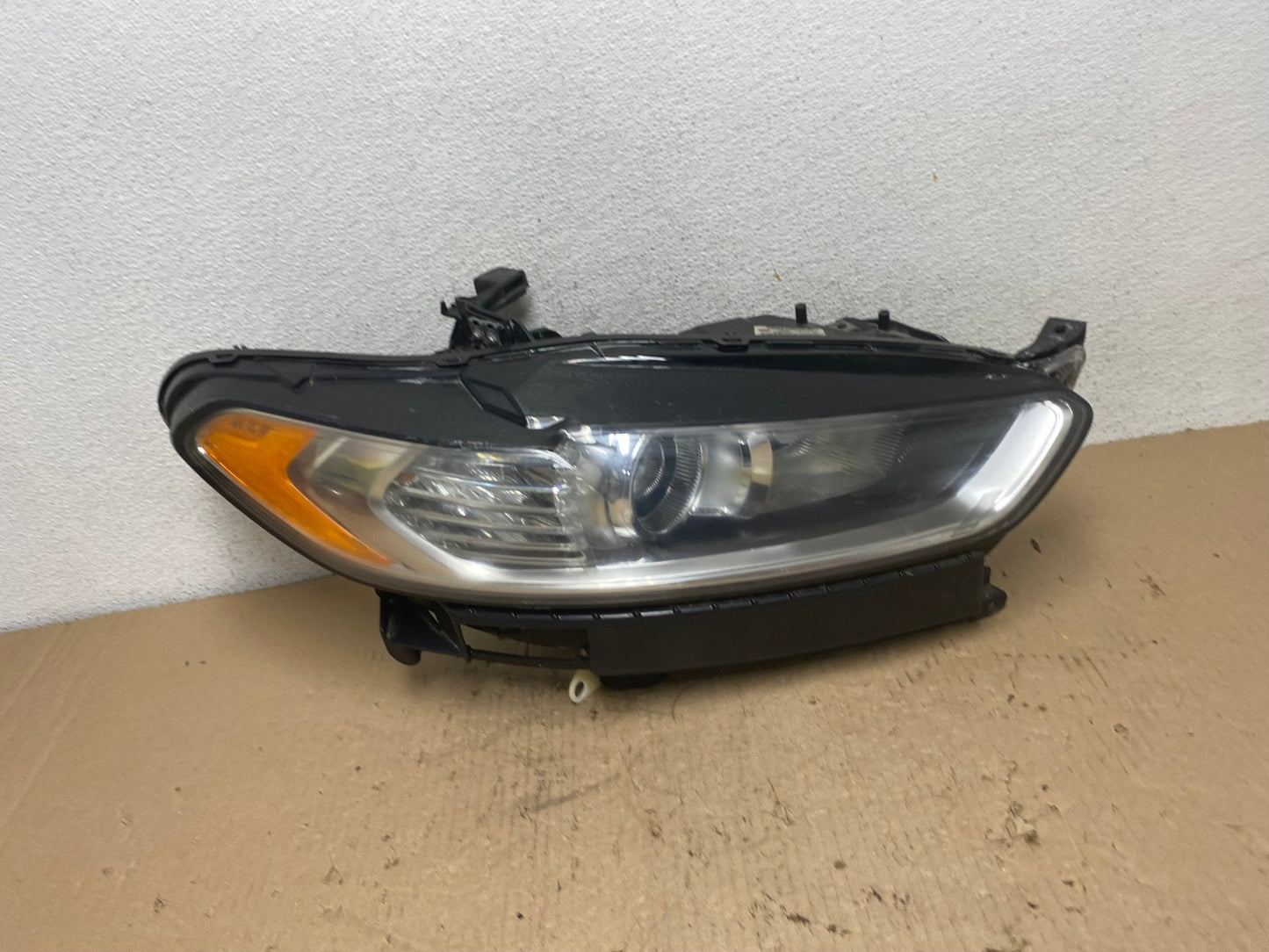 2013 to 2016 Ford Fusion Right Passenger Rh Side Headlight AF4282 LK0