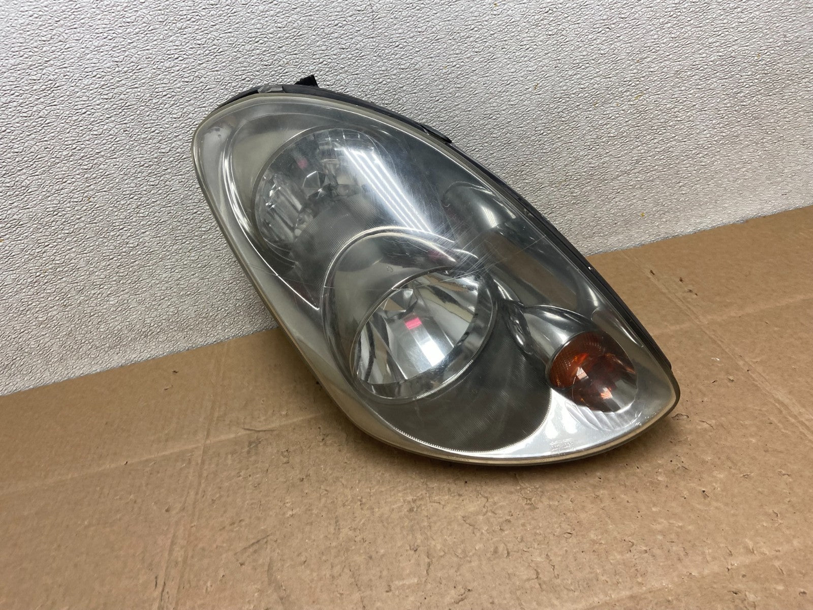 2003 to 2004 Infiniti G35 Right Passenger Side Xenon HID Headlight Oem Y8817 DW0