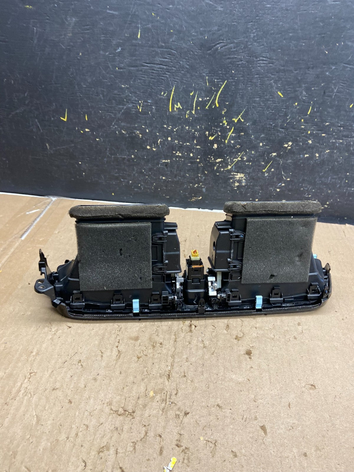 2016 to 2020 Kia Optima LX Center Dash Heater AC Vent OEM AB5400  DG4