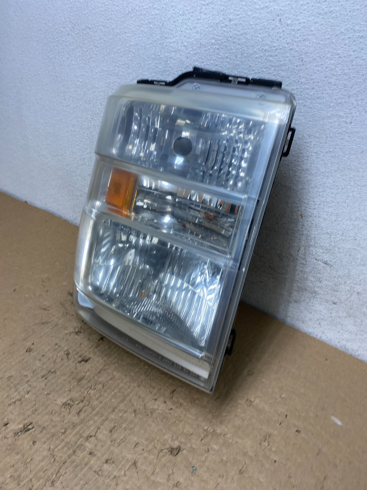 2008-2014 Ford Econoline E150 E250 E350 Right Passenger Headlight AF8197 DW1