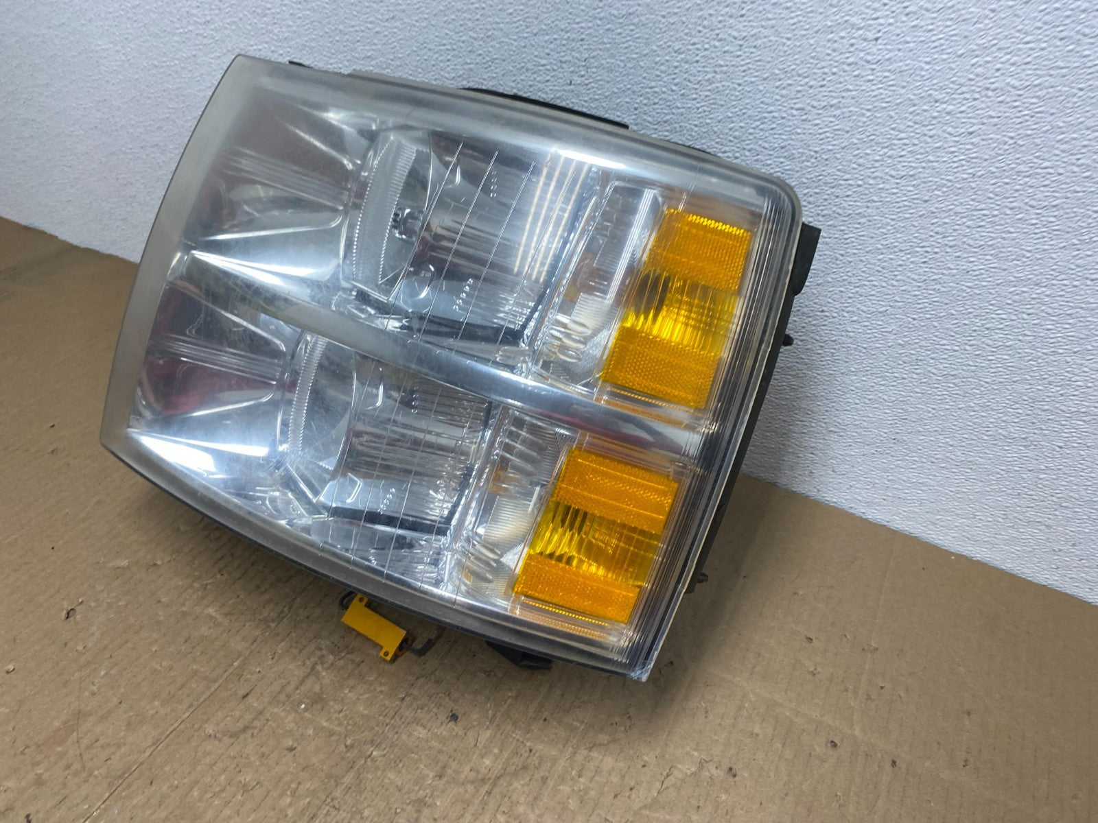 2007 to 2014 Chevrolet Silverado Left Driver Lh Side Headlight Oem AB8442 DW1