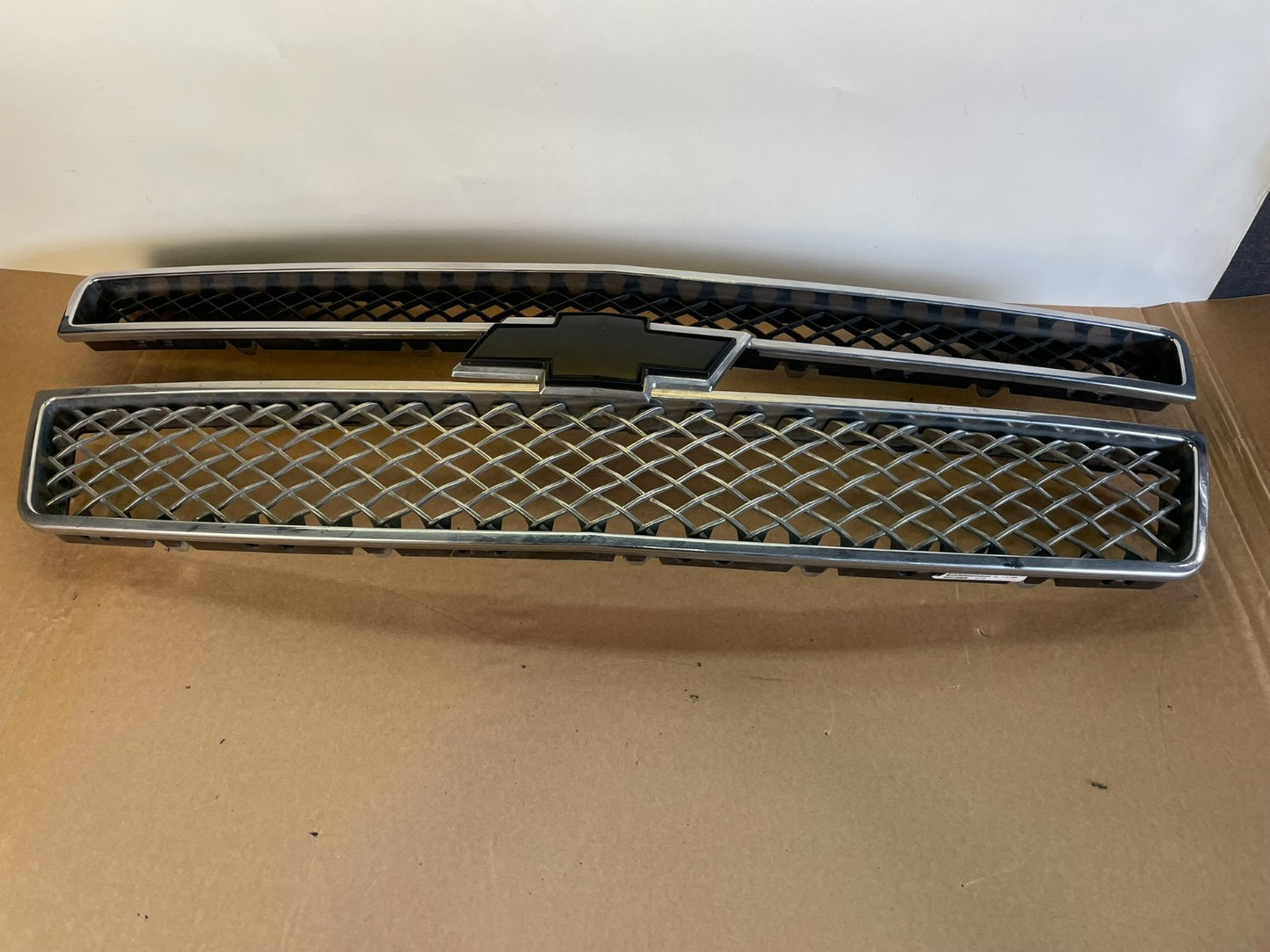 2007 to 2014 Chevrolet Tahoe Suburban Lower Upper Grill Grille Set AG3006 DG0