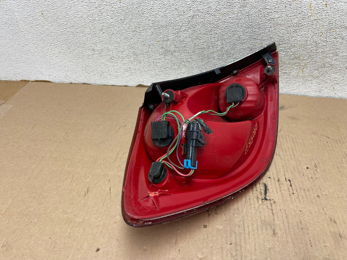 2005-2010 Pontiac G6 Sedan Right Passenger Side Tail Light AH0957 LK6