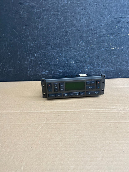 2003 to 2006 Lincoln Town Car Climate Control Panel AG0001 DG0