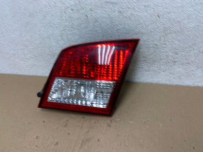 2002-2004 Infiniti i35 Inner Right Passenger Rh Side Tail Light AE9570 LK1