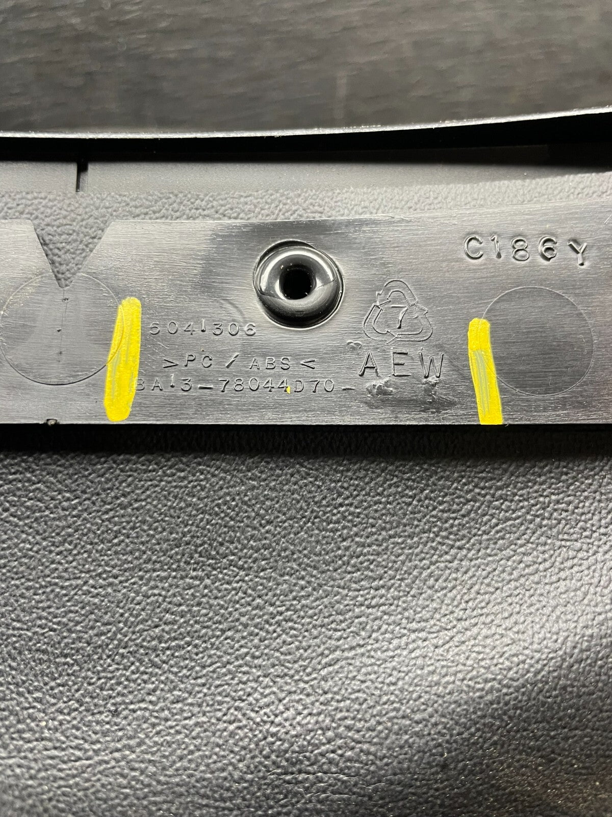 2011 to 2014 Lincoln Mkx Left Driver Side Dash Cover Cluster Bezel C40038