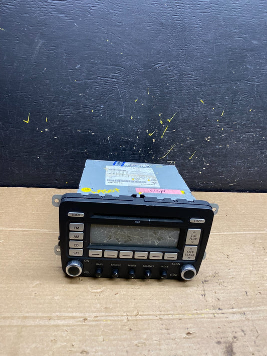 2005 to 2010 Volkswagen Golf Jetta Eos Radio CD Player AM/FM OEM W9507 DG0
