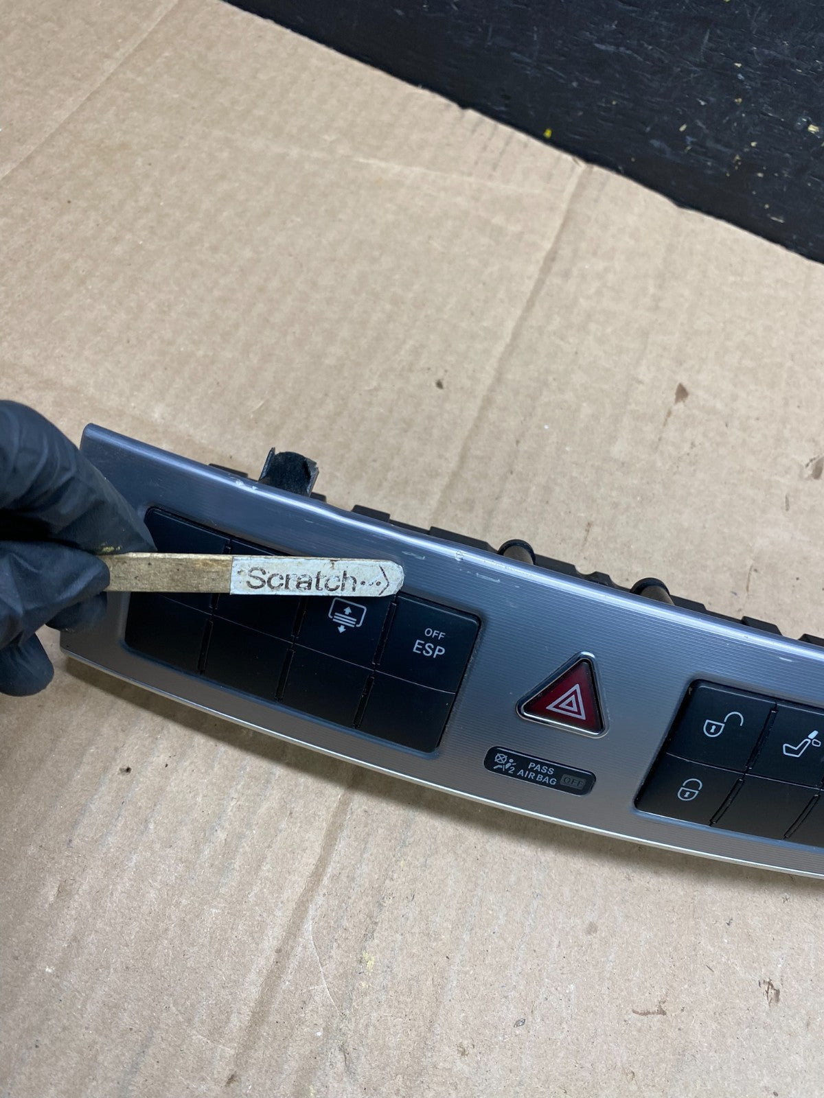 2005 2006 2007 Mercedes W203 C230 Door Lock ESP Hazard Control AA4586 DG1