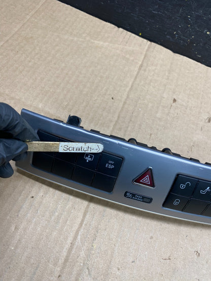 2005 2006 2007 Mercedes W203 C230 Door Lock ESP Hazard Control AA4586 DG1