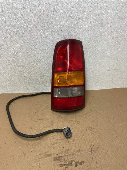 1999-2002 Chevrolet Silverado 1500 Left Driver Lh Side Tail light AD7782 LK0