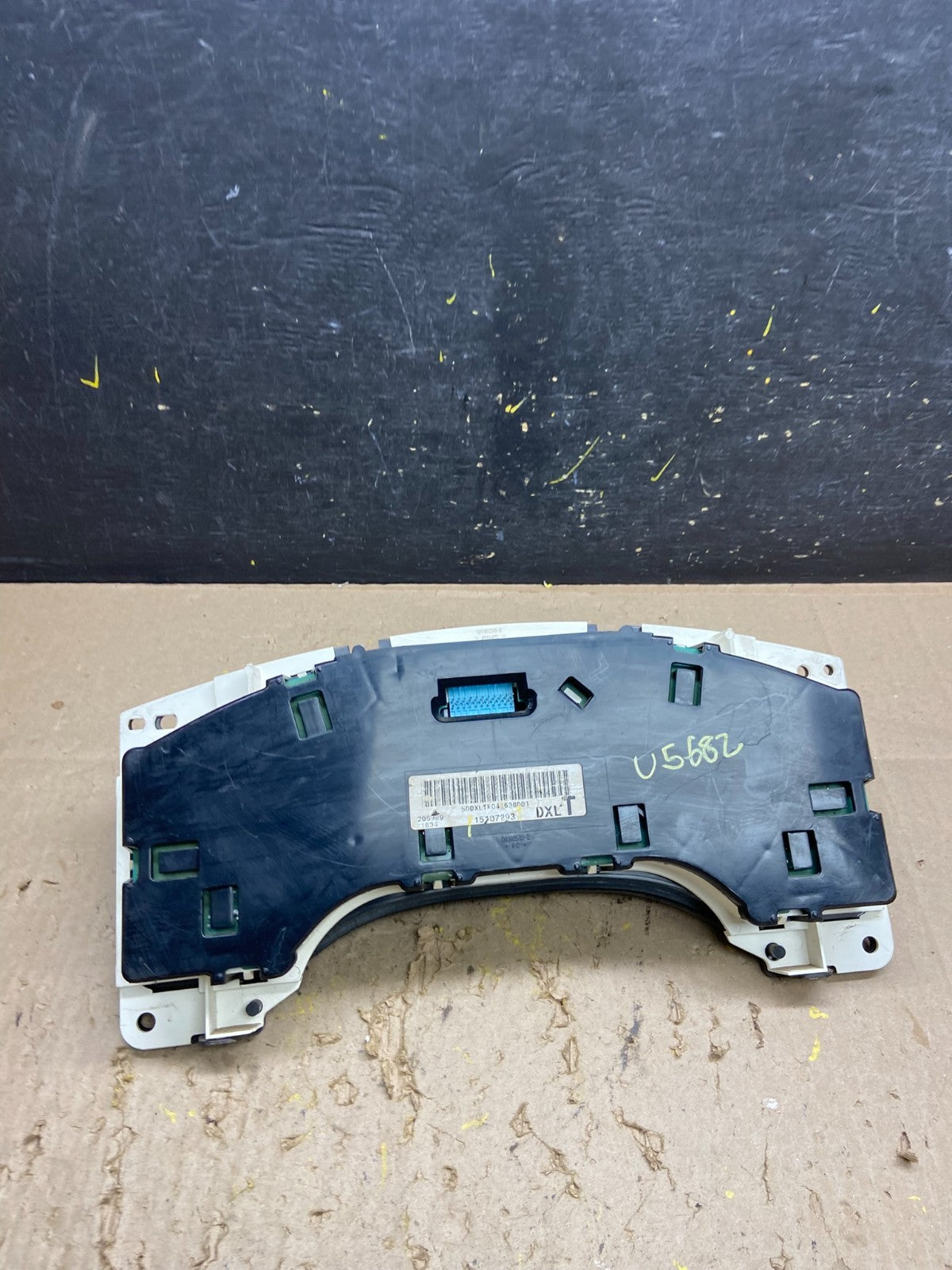 2004 to 2007 Chevrolet Express Speedometer Cluster Gauge U5682 DG5