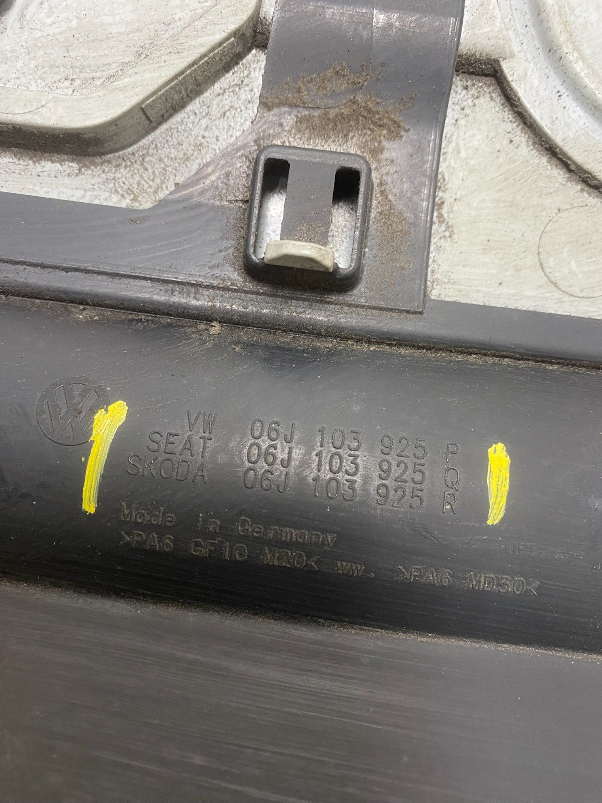 2005-2010 Volkswagen Mk5 2.0 TSI Passat Jetta Engine Cover X5525 DG2