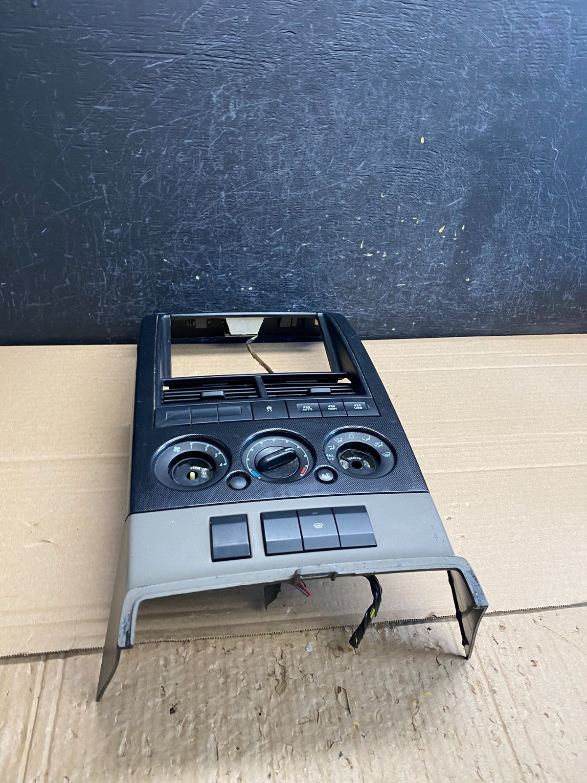 2006 - 2010 Ford Explorer Radio Heater Climate A/C Control Bezel Trim AG0040 DG3