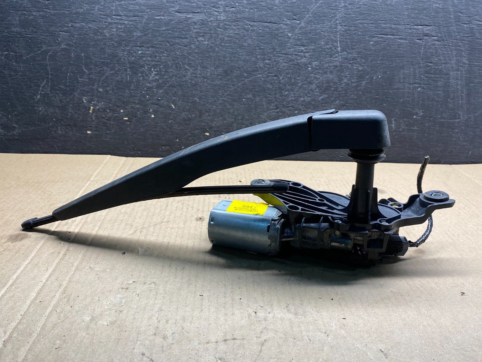 2013 to 2019 Ford Escape Rear Windshield Wiper Motor AG3595 DG3