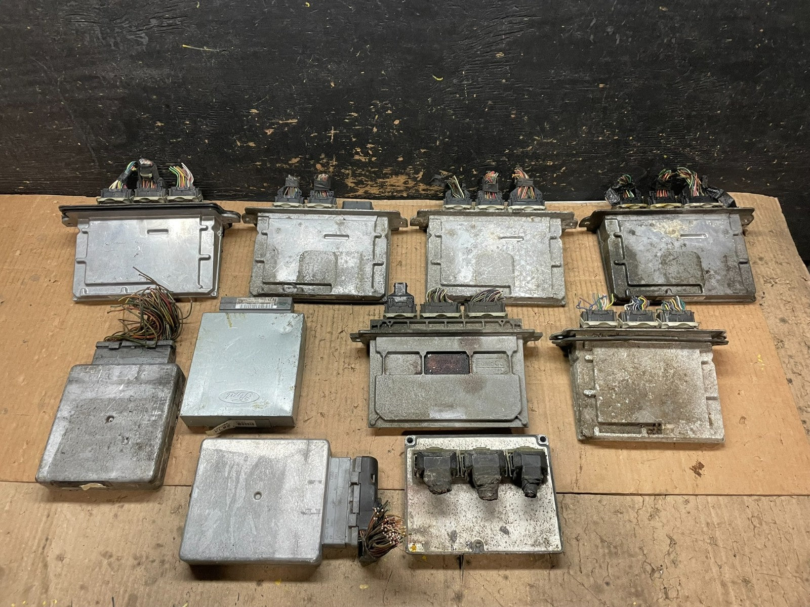 Mix of 10 Ford ECM Engine Computer Module Y64970