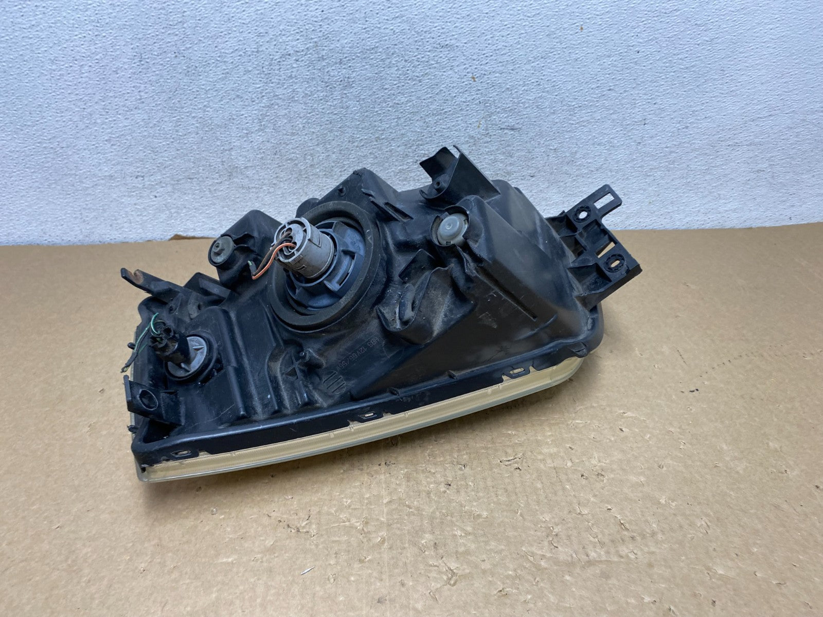 2004 - 2011 Mitsubishi Endeavor Headlight Right Passenger Rh Side AF7916 DW9