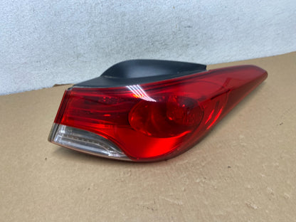 2011 2012 2013 Hyundai Elantra Sedan Right Passenger Tail Light AF7339 DW0