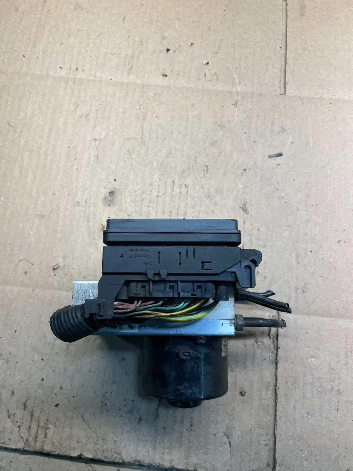 2003 2004 Ford Explorer  ABS Anti Lock Brake Pump Module Oem V9082 DG3