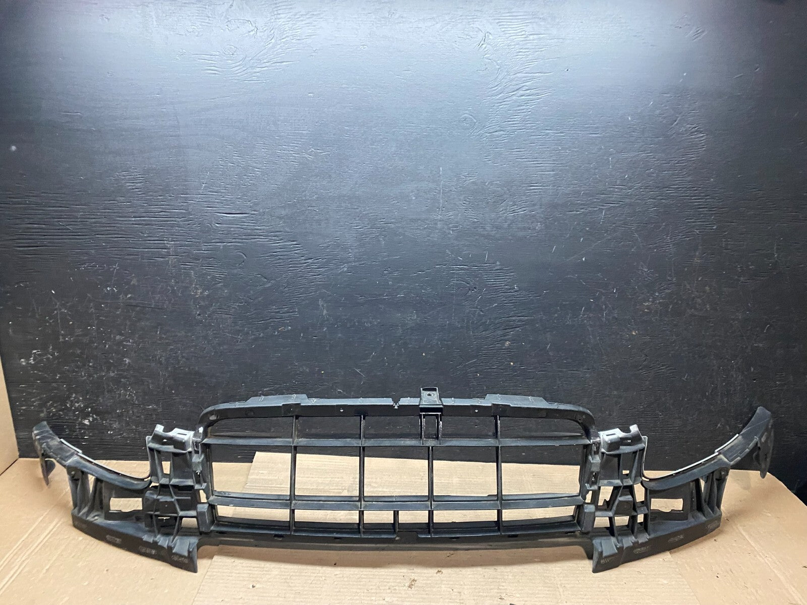 2009 2010 2011 Audi A6 Front Bumper Grille Bracket Retainer G7931 PS0