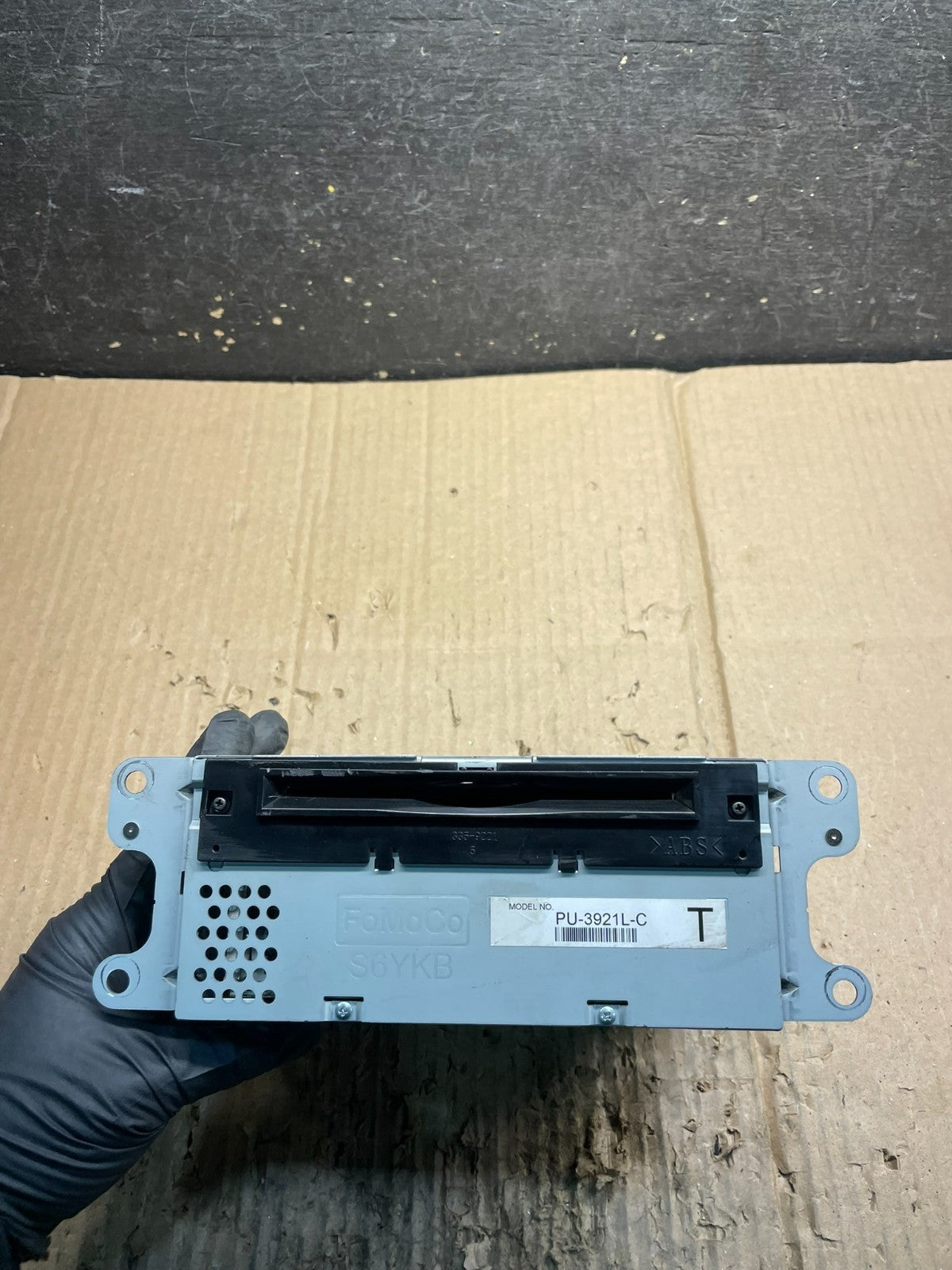 2017 2018 2019 Ford Explorer Audio Equipment Radio Receiver AM FM CD x4147 DG0